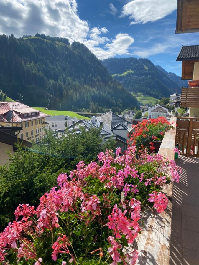 Amalia Apartment Santa Cristina Val Gardena Extérieur photo